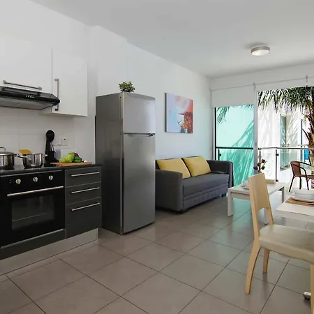 Niovi - Coralli Beachfront בית נופש *